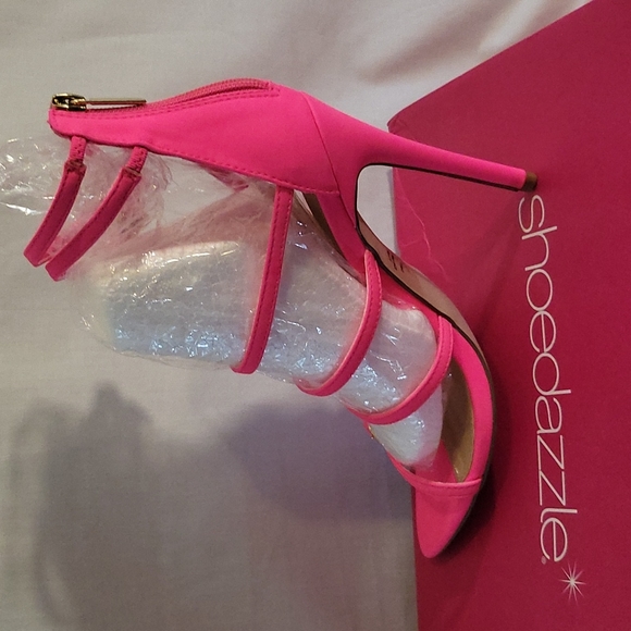 Womans stilettos - Picture 3 of 4